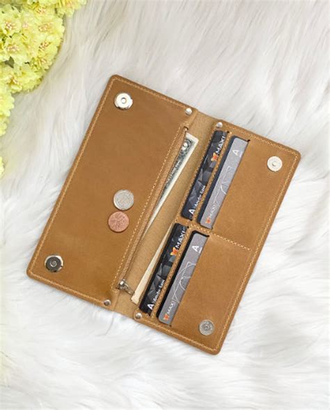 Compact and Long Wallets Collection for Women .